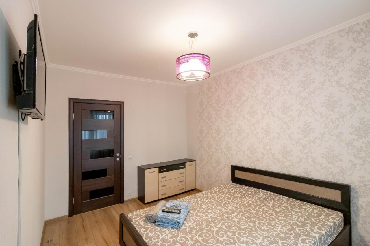 Kvartirkoff Na Geroev Dnepra 36 B Kiew Exterior foto